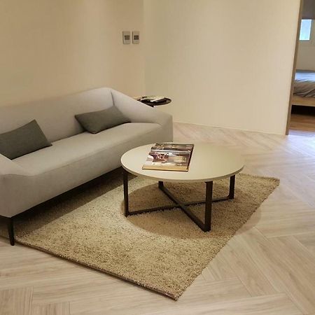 3 Bedrooms And 1 Study And 3 Bathrooms Near Taipei 101 & Mrt Екстер'єр фото
